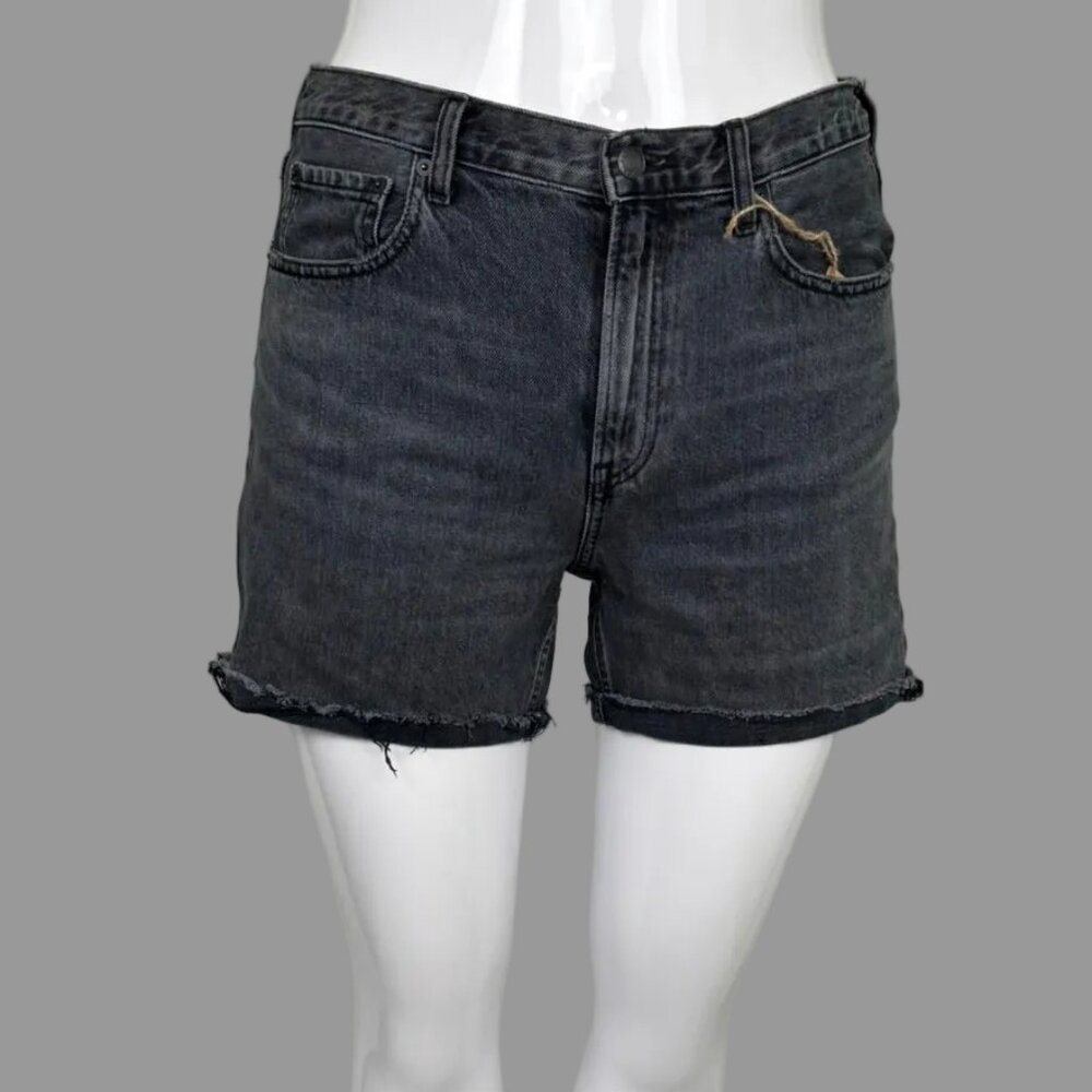 Everlane 100% organic cotton The Denim Short - size L
